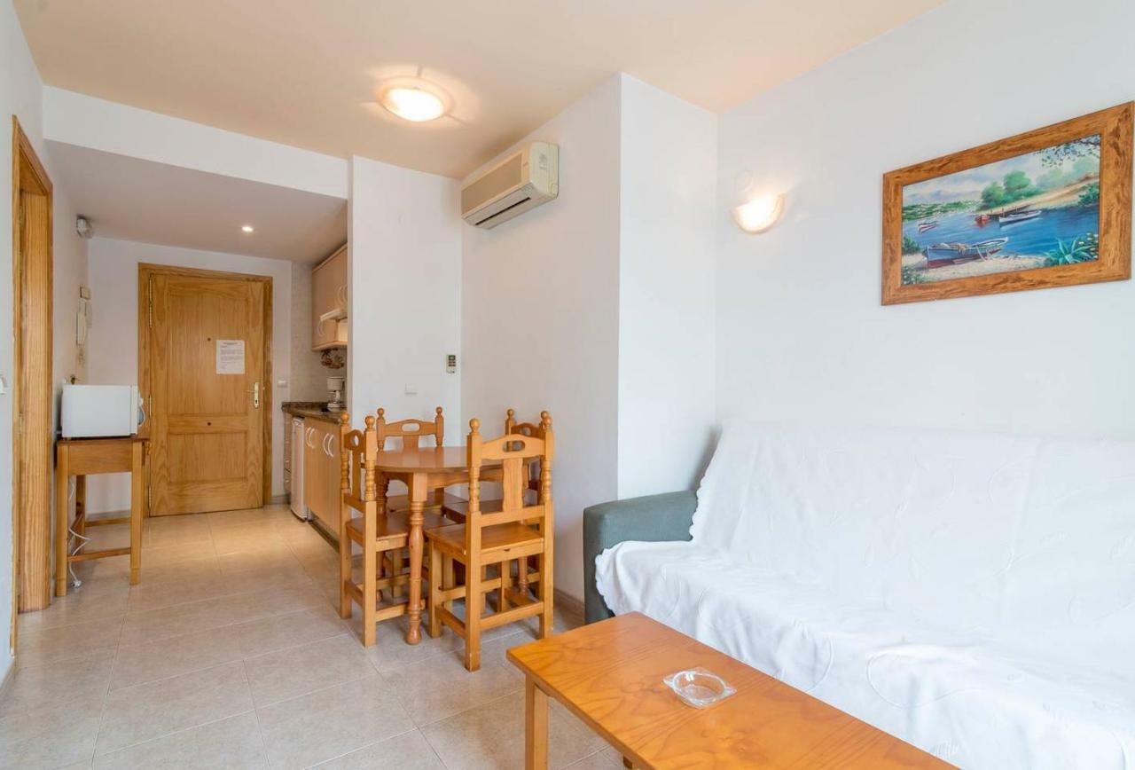 Apartamentos Vicenta Carihuela By Playa Miguel 托雷莫利诺斯 外观 照片